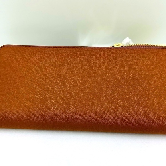 Michael Kors Large Saffiano Leather Quarter-Zip Wallet (color Luggage) - Picture 4 of 4